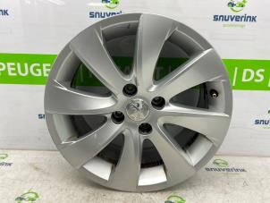 Gebruikte Velg Peugeot Partner Tepee (7A/B/C/D/E/F/G/J/P/S) 1.2 12V e-THP PureTech 110 Prijs € 89,98 Margeregeling aangeboden door Snuverink Autodemontage