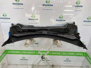 Gebruikte Paravan Peugeot 208 II (UB/UH/UP) 1.2 Vti 12V PureTech 100 Prijs € 81,68 Inclusief btw aangeboden door Snuverink Autodemontage