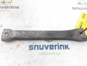 Gebruikte Reactiestang rechts-voor Renault Trafic (1FL/2FL/3FL/4FL) 1.6 dCi 115 Prijs € 30,25 Inclusief btw aangeboden door Snuverink Autodemontage
