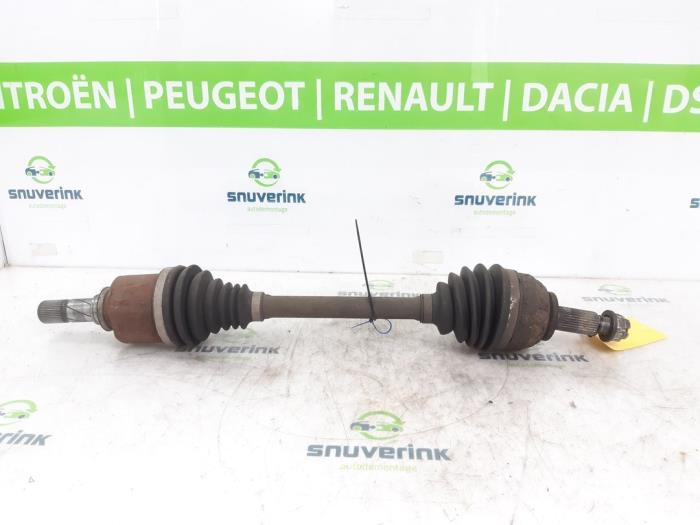 Gebruikte Steekas links-voor Renault Trafic (1FL/2FL/3FL/4FL) 1.6 dCi 115 Prijs € 60,49 Inclusief btw aangeboden door Snuverink Autodemontage