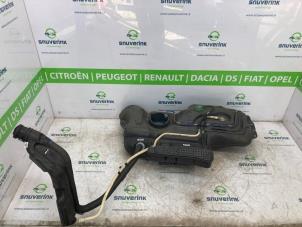 Gebruikte Tank Peugeot 208 II (UB/UH/UP) 1.2 Vti 12V PureTech 100 Prijs € 200,56 Inclusief btw aangeboden door Snuverink Autodemontage