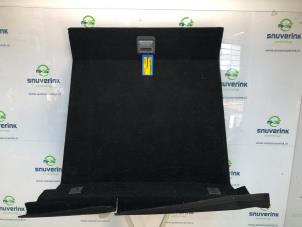 Gebruikte Kofferbak Mat Peugeot 308 SW (L4/L9/LC/LJ/LR) 1.6 BlueHDi 120 Prijs € 128,25 Margeregeling aangeboden door Snuverink Autodemontage