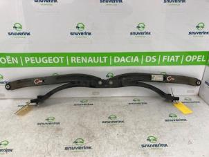 Gebruikte Stabilisatorstang achter Renault Twingo III (AH) 1.0 SCe 70 12V Prijs € 135,00 Margeregeling aangeboden door Snuverink Autodemontage