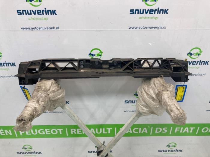 Gebruikte Frontbalk Peugeot 308 (L3/L8/LB/LH/LP) 1.6 BlueHDi 120 Prijs € 34,42 Margeregeling aangeboden door Snuverink Autodemontage