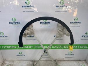 Gebruikte Schermverbreder Renault Kadjar (RFEH) 1.3 TCE 140 FAP 16V Prijs € 66,50 Margeregeling aangeboden door Snuverink Autodemontage