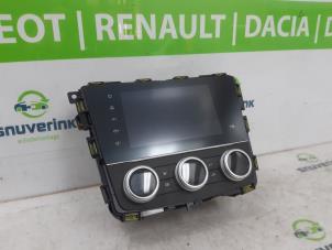 Gebruikte Display Interieur Renault Kadjar (RFEH) 1.3 TCE 140 FAP 16V Prijs € 292,50 Margeregeling aangeboden door Snuverink Autodemontage