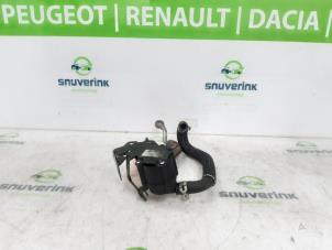 Gebruikte Waterpomp Citroen C4 Berline (NC) 1.6 16V GT THP Prijs € 75,00 Margeregeling aangeboden door Snuverink Autodemontage