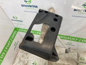 Gebruikte Bumperdeel links-achter Renault Master III (MA/MB/MC/MD/MH/MF/MG/MH) 2.3 dCi 150 16V Prijs € 38,12 Inclusief btw aangeboden door Snuverink Autodemontage