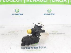 Gebruikte Thermostaathuis Renault Kadjar (RFEH) 1.3 TCE 140 FAP 16V Prijs € 60,00 Margeregeling aangeboden door Snuverink Autodemontage