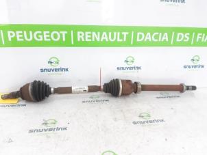 Gebruikte Aandrijfas rechts-voor Renault Scénic IV (RFAJ) 1.2 TCE 130 16V Prijs € 112,50 Margeregeling aangeboden door Snuverink Autodemontage