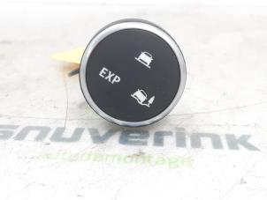 Gebruikte ESP Schakelaar Renault Captur (2R) 0.9 Energy TCE 12V Prijs € 135,00 Margeregeling aangeboden door Snuverink Autodemontage