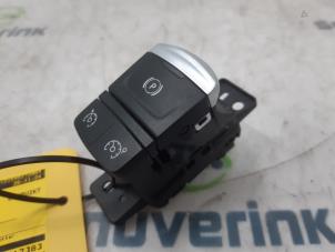 Gebruikte Schakelaar handrem Renault Scénic IV (RFAJ) 1.2 TCE 130 16V Prijs € 31,50 Margeregeling aangeboden door Snuverink Autodemontage