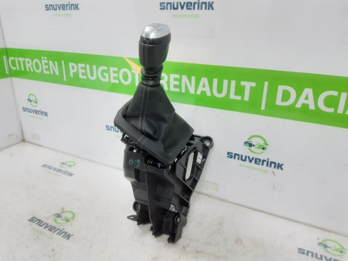 Gebruikte Versnellingspook Renault Scénic IV (RFAJ) 1.2 TCE 130 16V Prijs € 90,00 Margeregeling aangeboden door Snuverink Autodemontage
