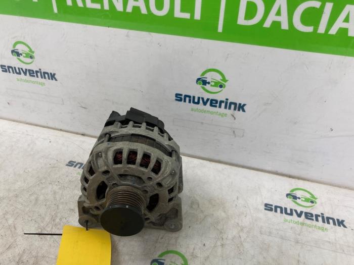 Gebruikte Dynamo Renault Captur I (2R) 0.9 Energy TCE 12V Prijs € 74,98 Margeregeling aangeboden door Snuverink Autodemontage