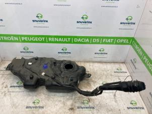 Gebruikte Tank Renault Captur II (RJB) 1.3 Mild Hybrid 140, TCe 140 16V Prijs € 359,98 Inclusief btw aangeboden door Snuverink Autodemontage