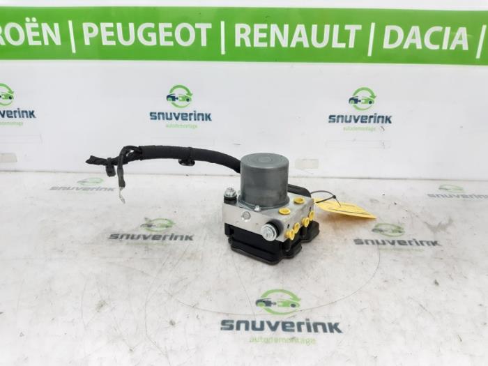 Gebruikte ABS Pomp Renault Captur II (RJB) 1.3 Mild Hybrid 140, TCe 140 16V Prijs € 272,23 Inclusief btw aangeboden door Snuverink Autodemontage