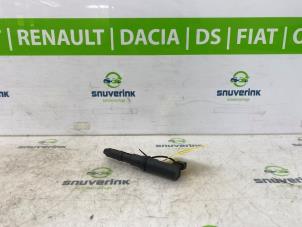 Gebruikte Bobine Renault Scénic III (JZ) 1.6 16V Bifuel Prijs € 25,00 Margeregeling aangeboden door Snuverink Autodemontage