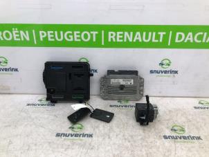 Gebruikte Computer Motormanagement Renault Scénic III (JZ) 1.6 16V Bifuel Prijs € 195,98 Margeregeling aangeboden door Snuverink Autodemontage