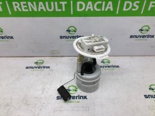 Gebruikte Tank element Pomp Renault Captur II (RJB) 1.3 Mild Hybrid 140, TCe 140 16V Prijs € 87,12 Inclusief btw aangeboden door Snuverink Autodemontage