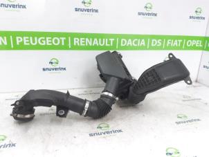 Gebruikte Luchtfilterhuis Renault Captur II (RJB) 1.3 Mild Hybrid 140, TCe 140 16V Prijs € 127,03 Inclusief btw aangeboden door Snuverink Autodemontage