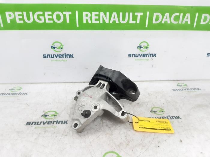 Gebruikte Motorrubber Renault Captur II (RJB) 1.3 Mild Hybrid 140, TCe 140 16V Prijs € 70,79 Inclusief btw aangeboden door Snuverink Autodemontage
