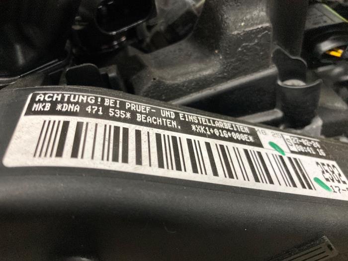 Motor van een Volkswagen Transporter T6 2.0 TDI 150 2024