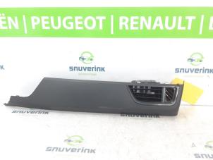 Gebruikte Luchtrooster Dashboard Renault Kangoo Express (RFK) 1.5 Blue dCi 75 Prijs € 103,46 Inclusief btw aangeboden door Snuverink Autodemontage