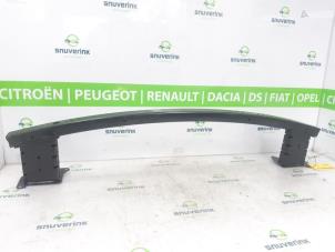 Gebruikte Bumperbalk voor Renault Austral 1.2 E-Tech Full Hybrid 200 Prijs € 217,80 Inclusief btw aangeboden door Snuverink Autodemontage