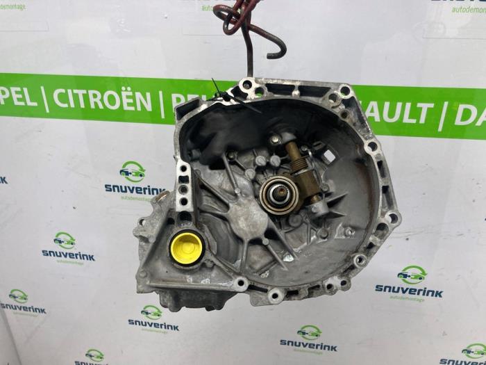 Gebruikte Versnellingsbak Peugeot 107 1.0 12V Prijs € 254,98 Margeregeling aangeboden door Snuverink Autodemontage