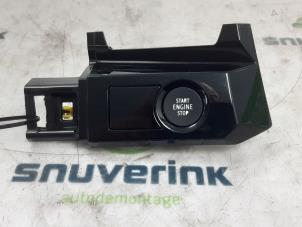 Gebruikte Start/Stop schakelaar Renault Austral 1.2 E-Tech Full Hybrid 200 Prijs € 48,40 Inclusief btw aangeboden door Snuverink Autodemontage