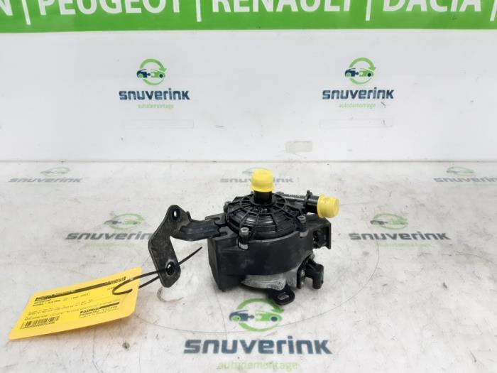 Gebruikte Waterpomp Renault Austral 1.2 E-Tech Full Hybrid 200 Prijs € 175,45 Inclusief btw aangeboden door Snuverink Autodemontage
