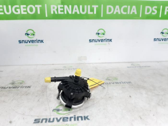 Gebruikte Waterpomp Renault Austral 1.2 E-Tech Full Hybrid 200 Prijs € 211,75 Inclusief btw aangeboden door Snuverink Autodemontage