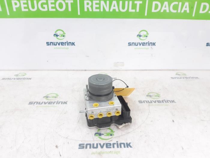 Gebruikte ABS Pomp Renault Austral 1.2 E-Tech Full Hybrid 200 Prijs € 635,25 Inclusief btw aangeboden door Snuverink Autodemontage