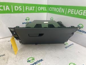 Gebruikte Dashboardkastje Renault Clio V (RJAB) 1.0 TCe 90 12V Prijs € 54,43 Inclusief btw aangeboden door Snuverink Autodemontage