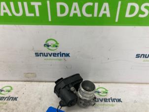 Gebruikte Gasklephuis Peugeot 208 II (UB/UH/UP) 1.2 Vti 12V PureTech 100 Prijs € 44,98 Margeregeling aangeboden door Snuverink Autodemontage