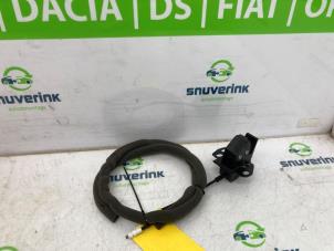 Gebruikte Slotmechaniek achterdeur Bus-Bestel Renault Master III (MA/MB/MC/MD/MH/MF/MG/MH) 2.3 dCi 150 16V Prijs € 60,50 Inclusief btw aangeboden door Snuverink Autodemontage