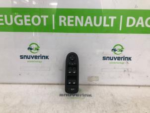 Gebruikte Schakelblok ruiten Citroen C3 (SC) 1.2 VTi 82 12V Prijs € 75,00 Margeregeling aangeboden door Snuverink Autodemontage