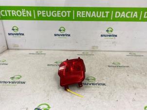 Gebruikte Mistachterlicht Peugeot 2008 (UD/UK/UR/US/UX) 1.2 VTi 12V PureTech 100 Prijs € 60,00 Margeregeling aangeboden door Snuverink Autodemontage