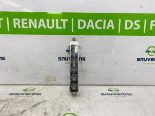 Gebruikte Daglamp links Peugeot Expert Prijs € 95,00 Margeregeling aangeboden door Snuverink Autodemontage