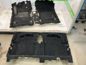 Gebruikte Vloerbedekking Opel Crossland (X) 1.2 Turbo 12V Prijs € 200,00 Margeregeling aangeboden door Snuverink Autodemontage