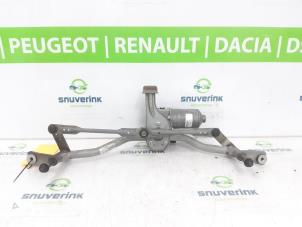 Gebruikte Ruitenwismotor + Mechaniek Renault Trafic (1FL/2FL/3FL/4FL) 2.0 dCi 16V 120 Prijs € 72,60 Inclusief btw aangeboden door Snuverink Autodemontage