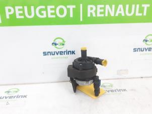 Gebruikte Waterpomp Renault Trafic (1FL/2FL/3FL/4FL) 2.0 dCi 16V 120 Prijs € 266,20 Inclusief btw aangeboden door Snuverink Autodemontage