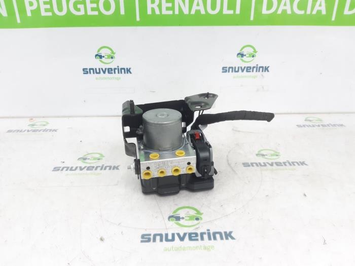 Gebruikte ABS Pomp Volkswagen Transporter T6 2.0 TDI 150 Prijs € 907,50 Inclusief btw aangeboden door Snuverink Autodemontage