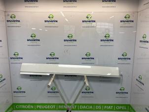 Gebruikte Sierlijst Volkswagen Transporter T6 2.0 TDI 150 Prijs € 136,13 Inclusief btw aangeboden door Snuverink Autodemontage