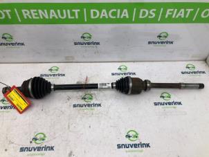 Gebruikte Aandrijfas rechts-voor Citroen C4 Berline (BA/BB/BC) 1.2 PureTech 130 12V Prijs € 160,00 Margeregeling aangeboden door Snuverink Autodemontage