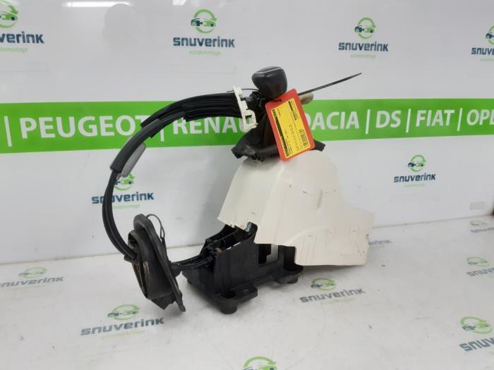 Gebruikte Versnellingspook Citroen C4 Berline (BA/BB/BC) 1.2 PureTech 130 12V Prijs € 130,00 Margeregeling aangeboden door Snuverink Autodemontage