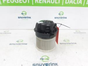 Gebruikte Chaufage Ventilatiemotor Citroen C4 Berline (BA/BB/BC) 1.2 PureTech 130 12V Prijs € 195,00 Margeregeling aangeboden door Snuverink Autodemontage