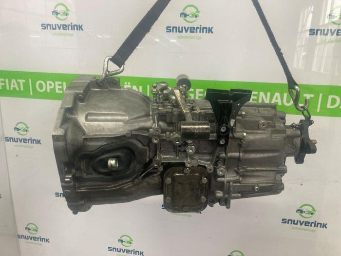 Gebruikte Versnellingsbak Renault Master III (EV/HV/UV/VA/VB/VD/VF/VG/VJ) 2.3 dCi 145 16V FWD Prijs € 1.391,50 Inclusief btw aangeboden door Snuverink Autodemontage