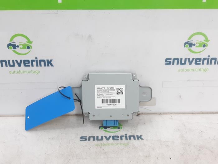 Gebruikte Computer Diversen Peugeot 3008 II (M4/MC/MJ/MR) 1.2 12V e-THP PureTech 130 Prijs € 115,00 Margeregeling aangeboden door Snuverink Autodemontage