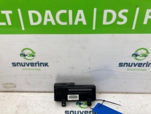 Gebruikte Telefoon Module Peugeot 3008 II (M4/MC/MJ/MR) 1.2 12V e-THP PureTech 130 Prijs € 75,00 Margeregeling aangeboden door Snuverink Autodemontage